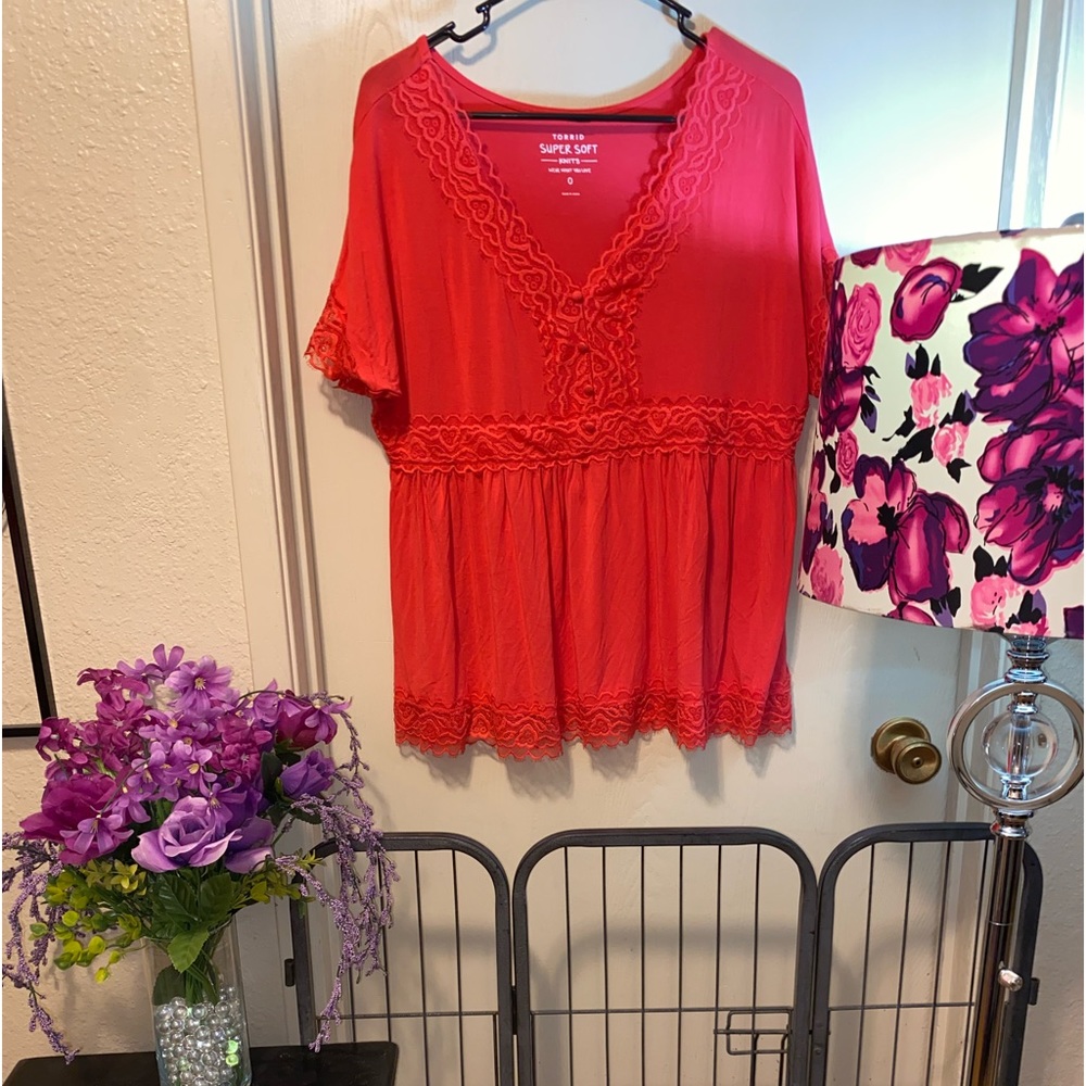 ‼️FINAL MARK DOWN‼️TORRID BNWOT RICH CORAL COLORED BABYDOLL TOP